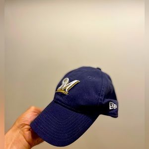 Vintage New Era Milwaukee Brewers official MLB merch womens baseball cal
